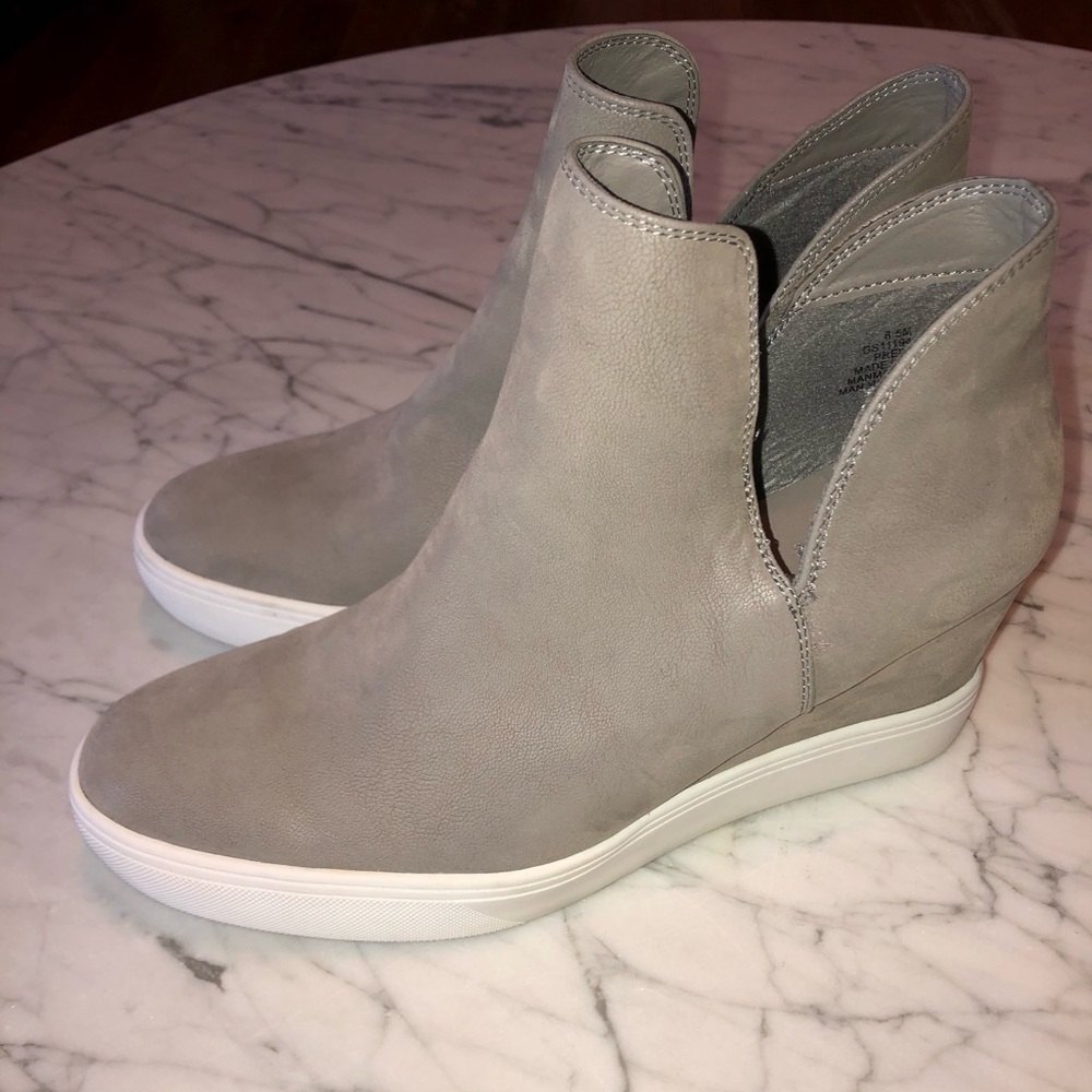 Altar’d State grey suede wedged booties. Size: 8 1/2